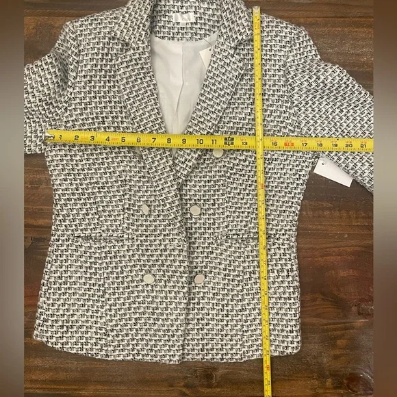 NWT ECRU Black and White Bouclé Tweed Jacket - Picture 6 of 7